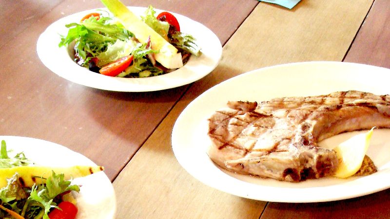 國產豬肉的料理新魅力:戰斧豬排,肉質軟嫩鮮甜,感受多層次的細膩口感