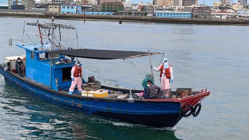 沿近海漁船應避免海上接觸並主動通報,確保國人健康