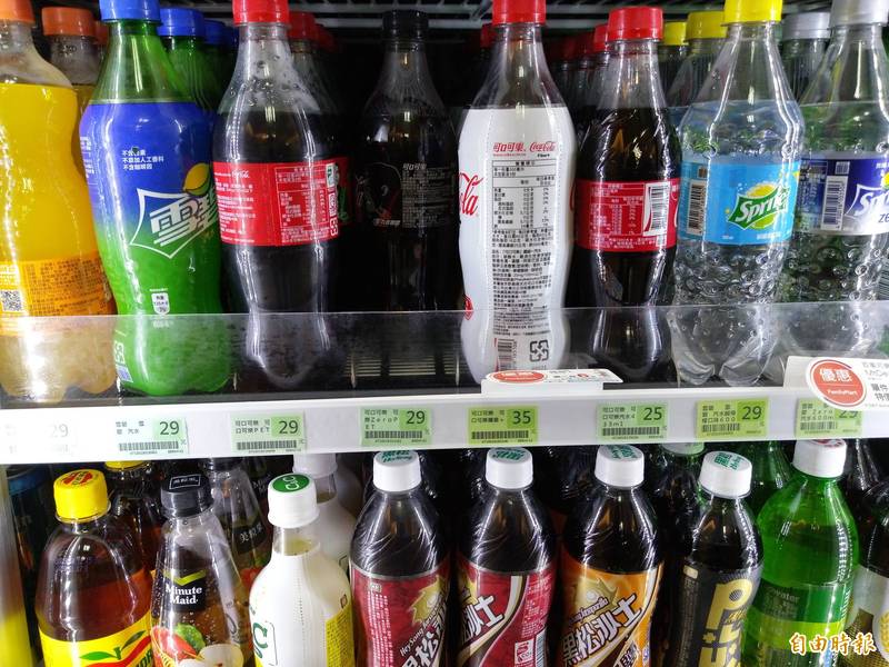 喝飲料補水? 醫:就算無糖也不行