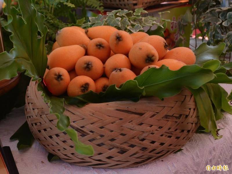 春天享枇杷好吃又營養! 營養師授「這樣」剝皮不黏手