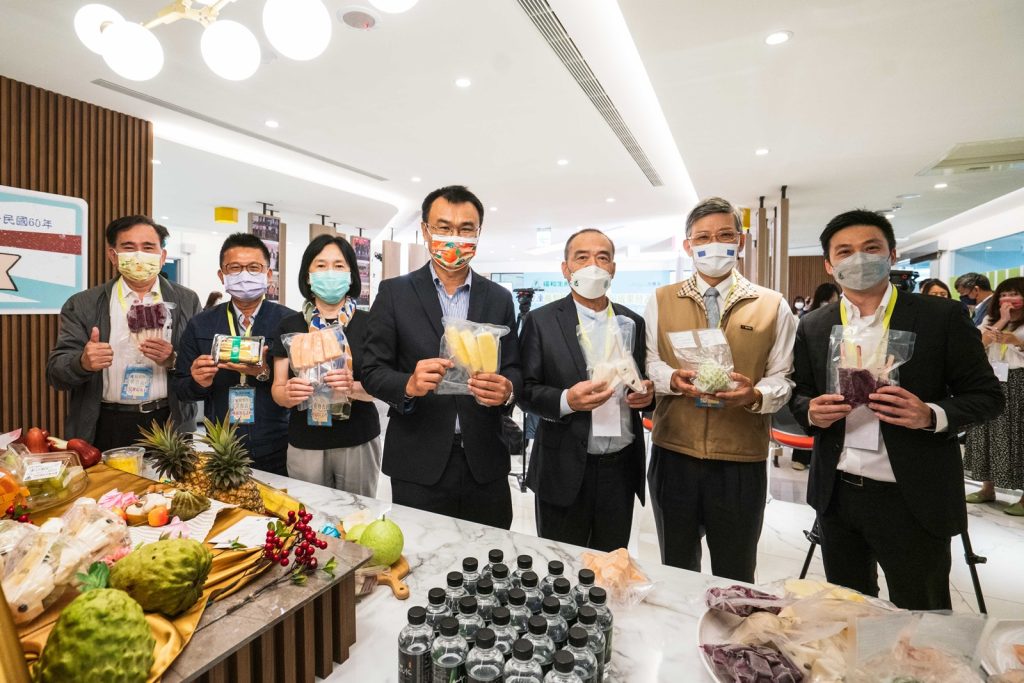 鳳梨釋迦外銷目標5千公噸即將達標 負80℃冷凍鳳梨釋迦首進新加坡超市